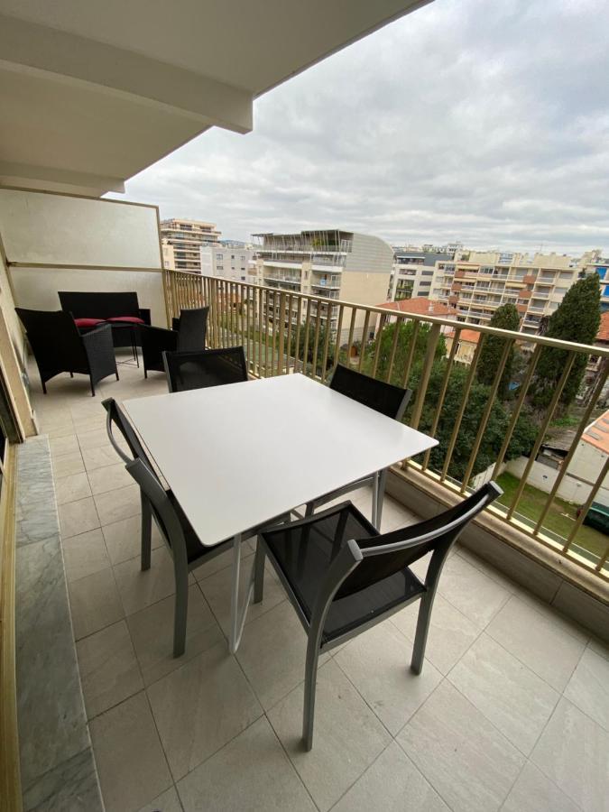 Superbe Appartement Renove A Neuf A 100M De La Mer Juan-les-Pins Kültér fotó