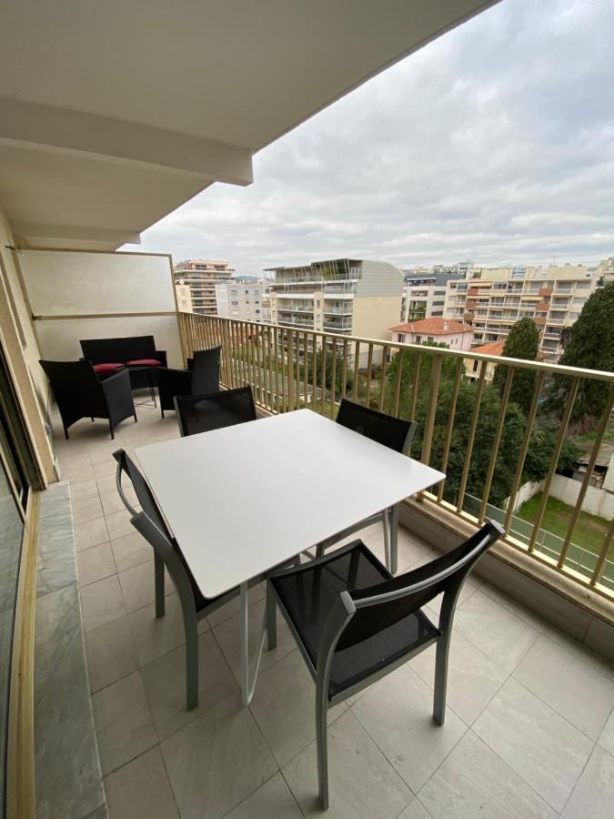 Superbe Appartement Renove A Neuf A 100M De La Mer Juan-les-Pins Kültér fotó